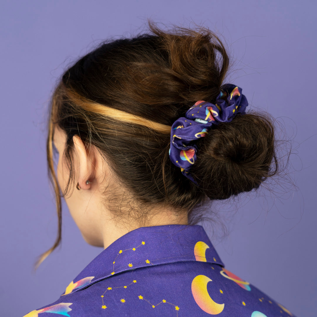 Space scrunchie