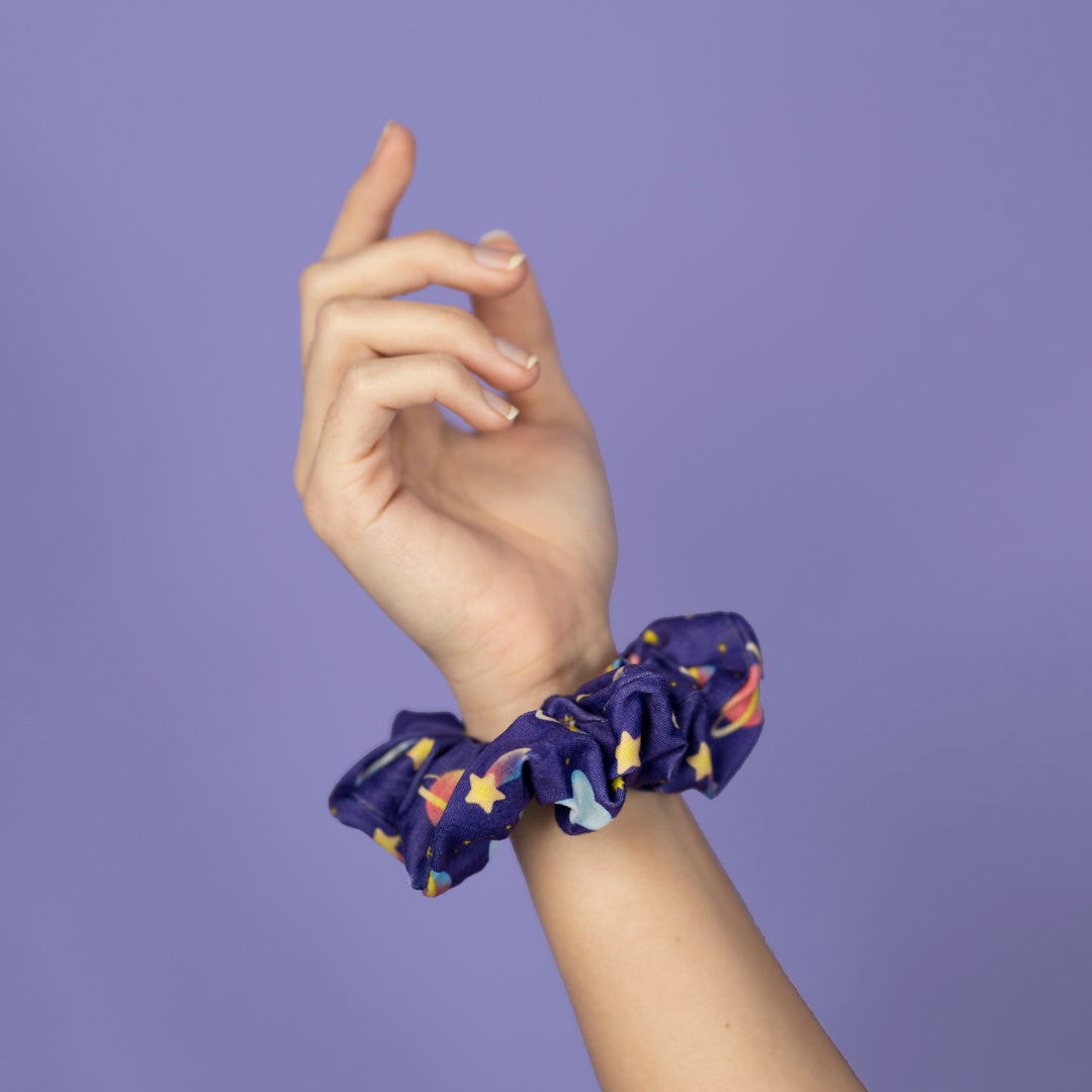 Space scrunchie
